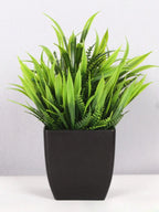 Mini planta artificial de eucalipto em vaso para decoração de interiores I Casa I Escritório I Decoração natural I Interiores I Planta de PVC I Vaso preto